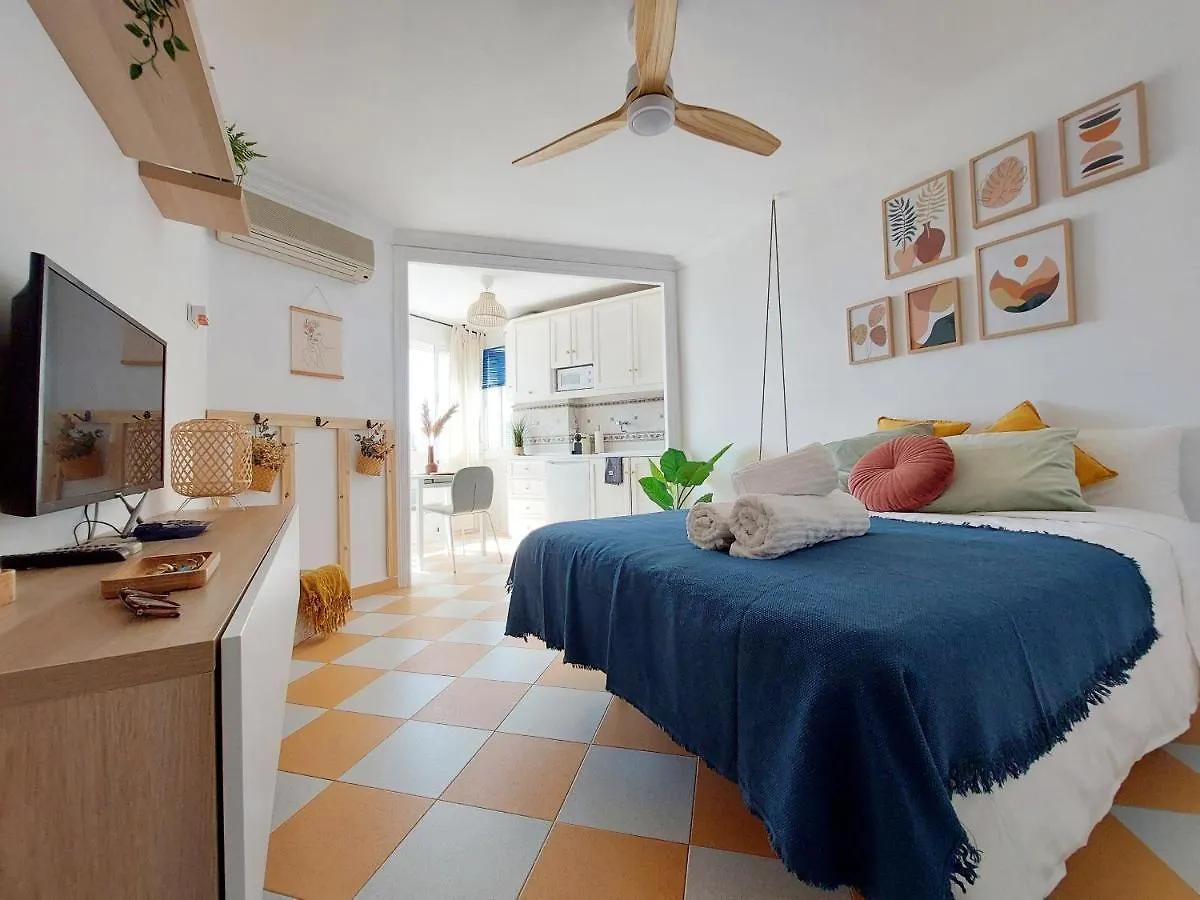 Apartamento Nice And Cozy Studio At The Beachfront Benalmádena