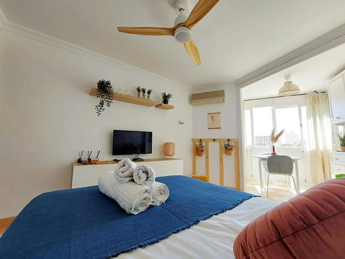 Nice And Cozy Studio At The Beachfront Benalmádena Apartamento