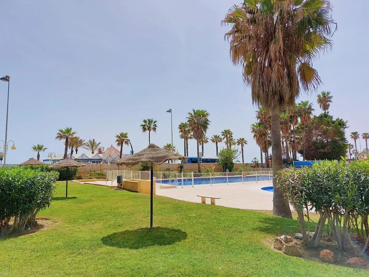 Apartamento Nice And Cozy Studio At The Beachfront Benalmádena